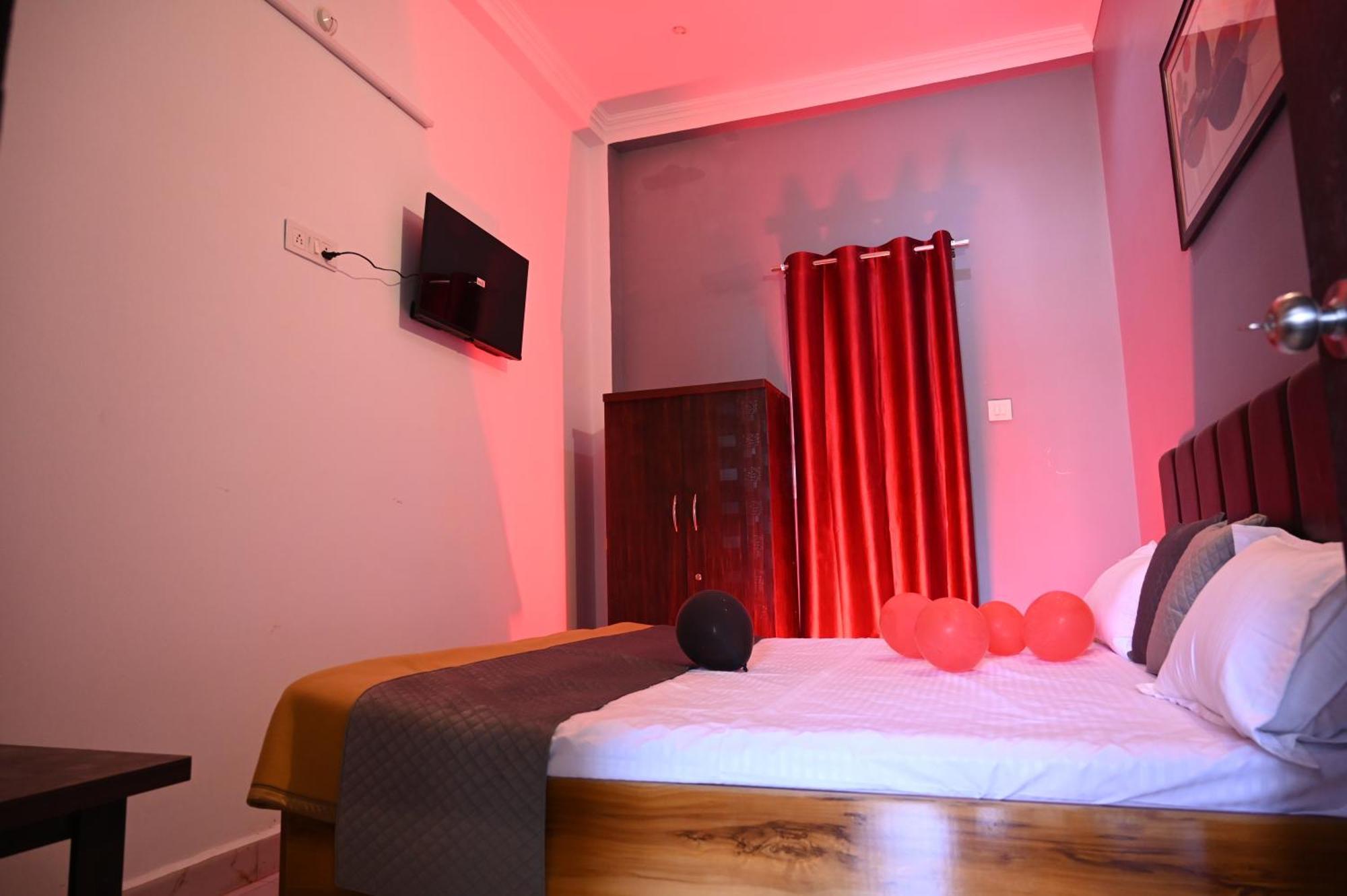 Hotel Ayodhya Paying Guest Exterior photo