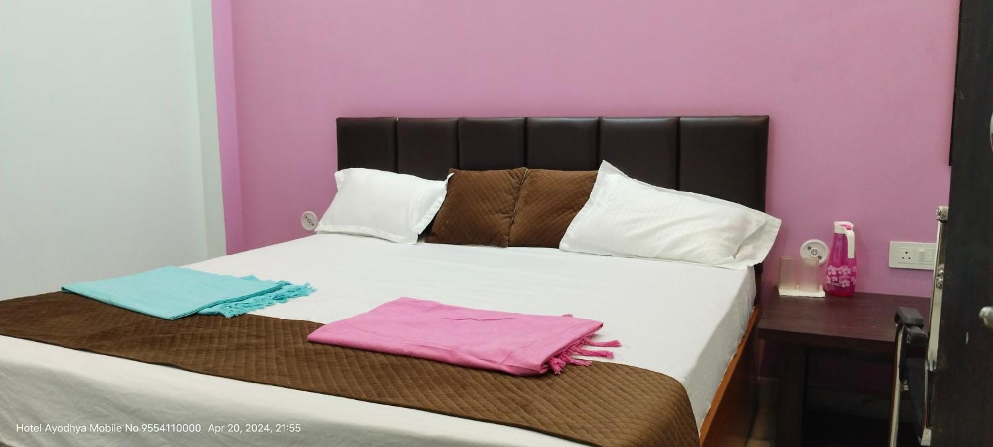 Hotel Ayodhya Paying Guest Exterior photo